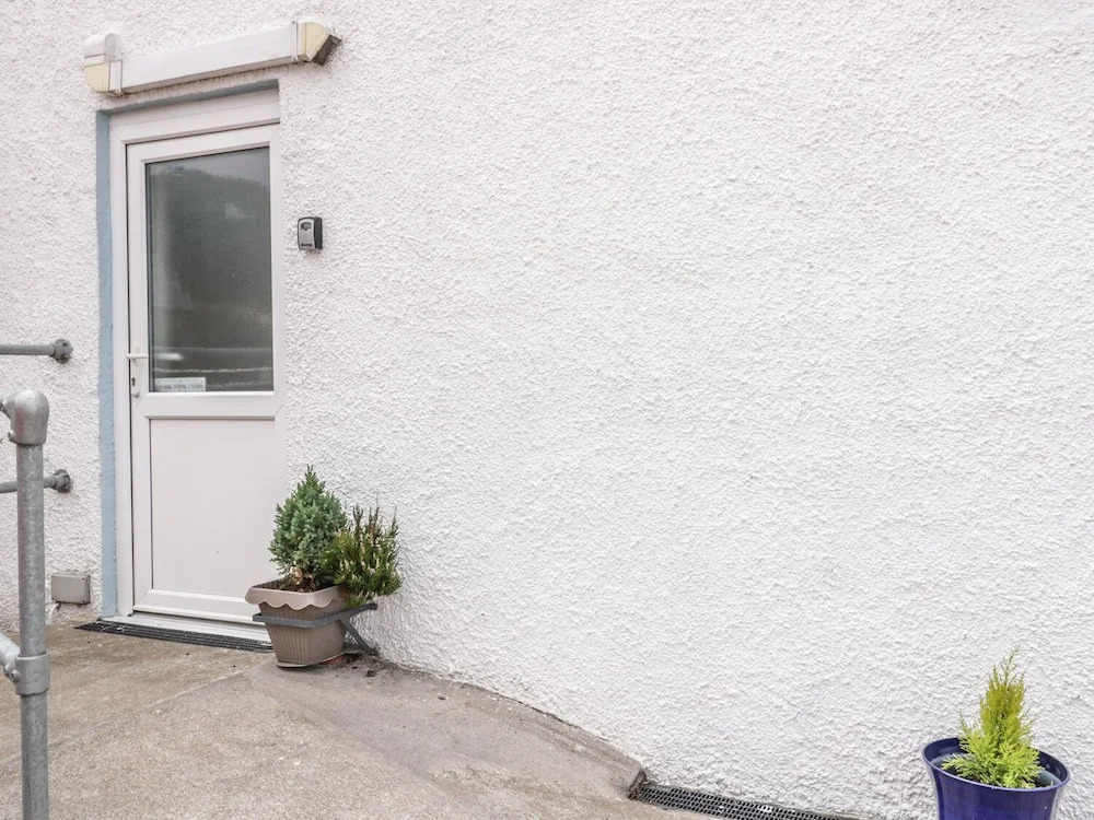 2 Park Nook Close