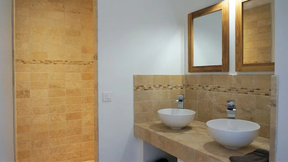 LOstal Saint Hilaire dOzilhan - Bed & Breakfast