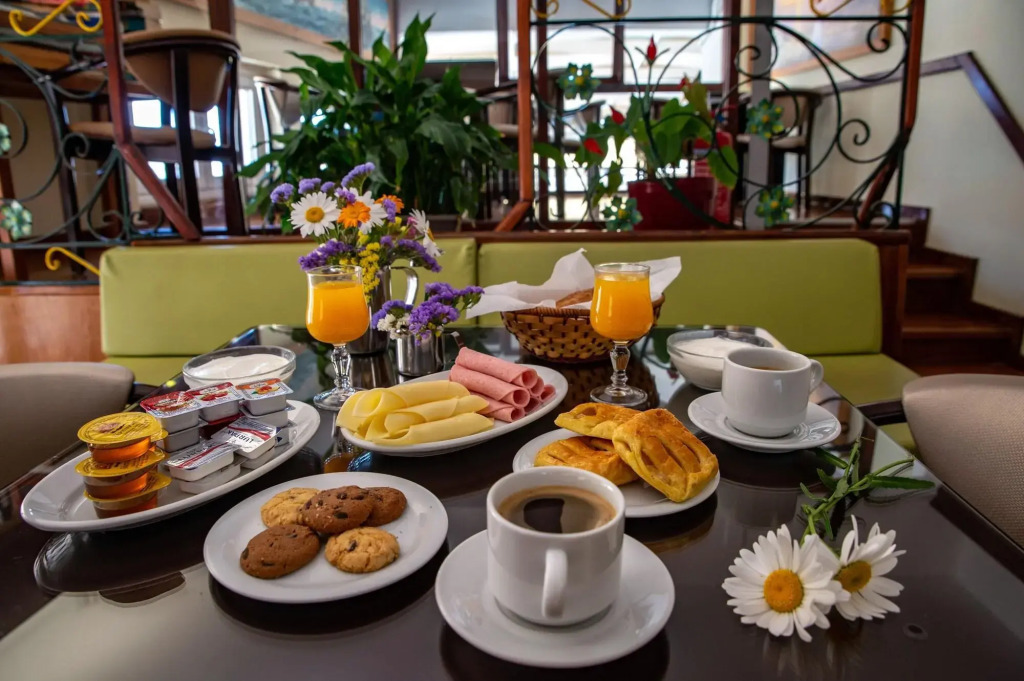 Lucia Hotel