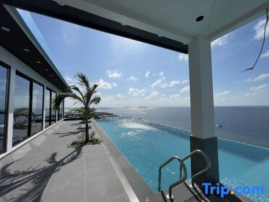 iCom Blue Seaview
