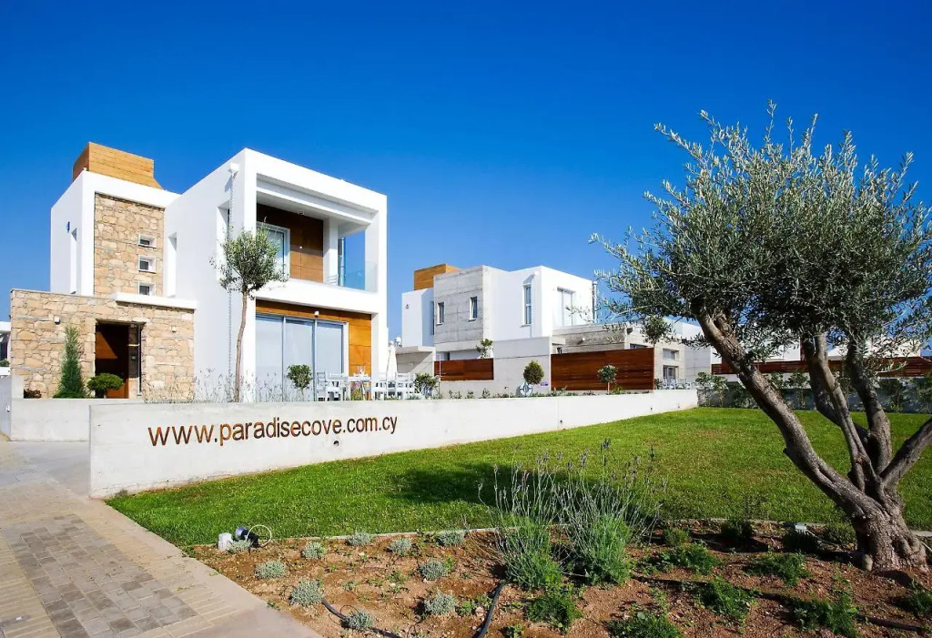 Paradise Cove Beach Villas