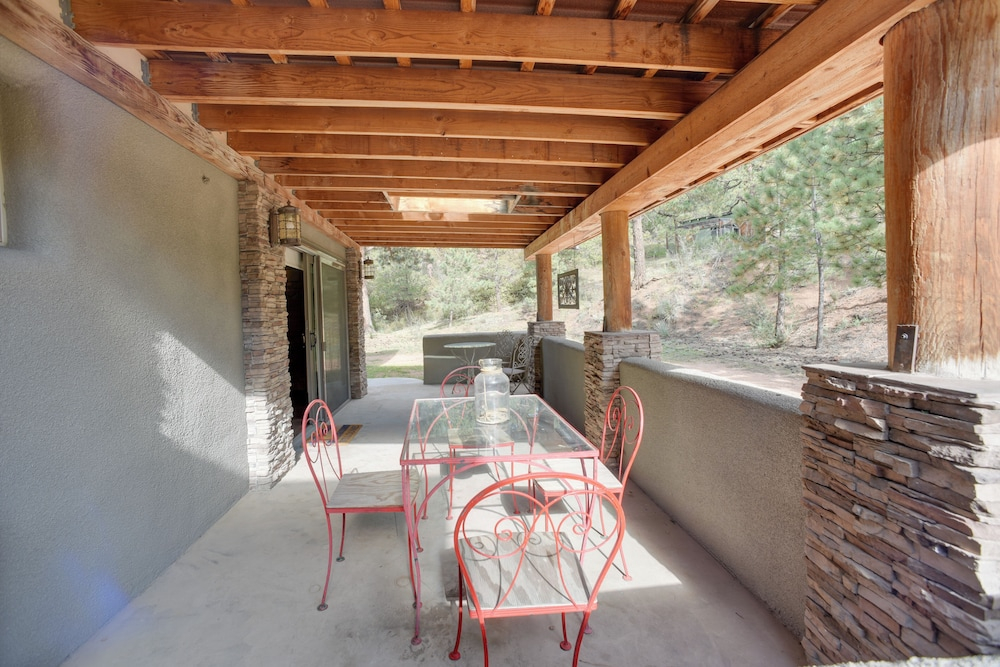Homey Mtn View Escape: 11 Mi to Garden of the Gods