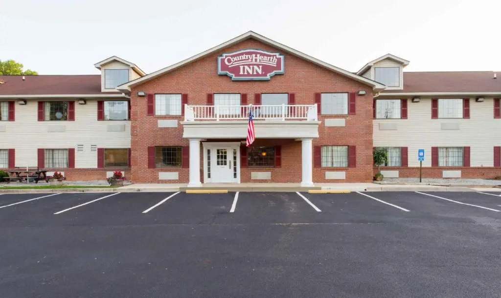 Country Hearth Inn-Toccoa