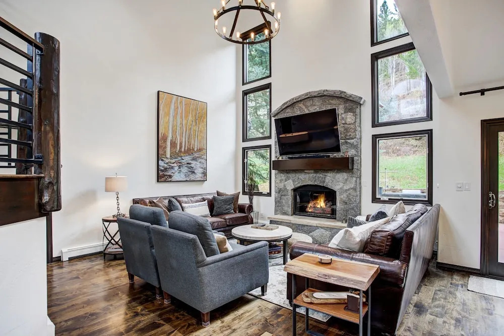 Exquisite, Private Mountain Home Retreat 4 Bedroom Home by RedAwning