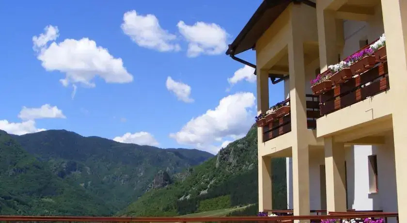 Kris Guest House