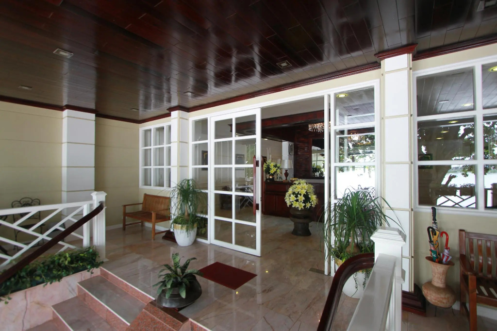 Le Bouton Dor Boutique Hotel