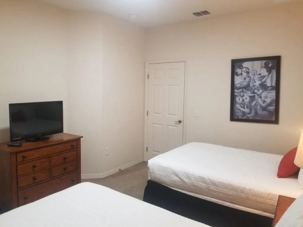3 Bed 2 Bath Condo In Lucaya Village Near Disney 3 Bedroom Townhouse by RedAwning
