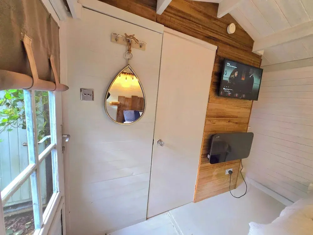 Coastal Cosy Cabin With hot tub