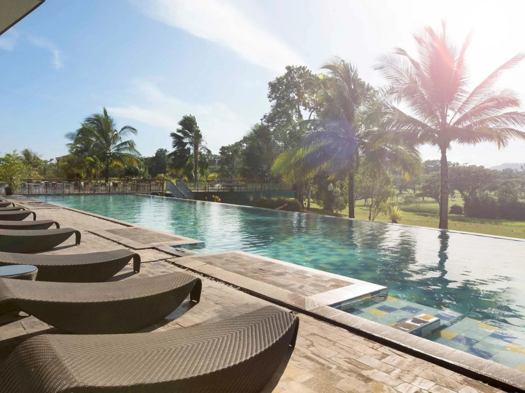 Отель Courtyard by Marriott Manado