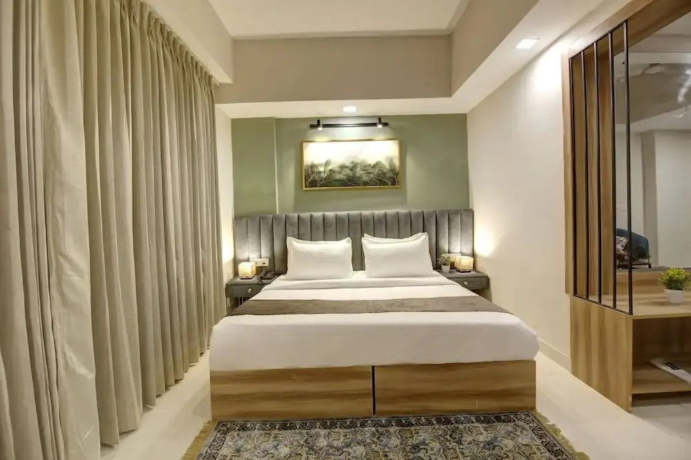 Saltstayz Premier Executive Serviced Apartment - Golf Course Extension Road