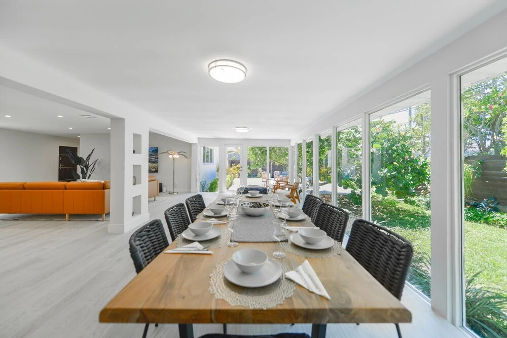 Amazing renovated home close to the Bay