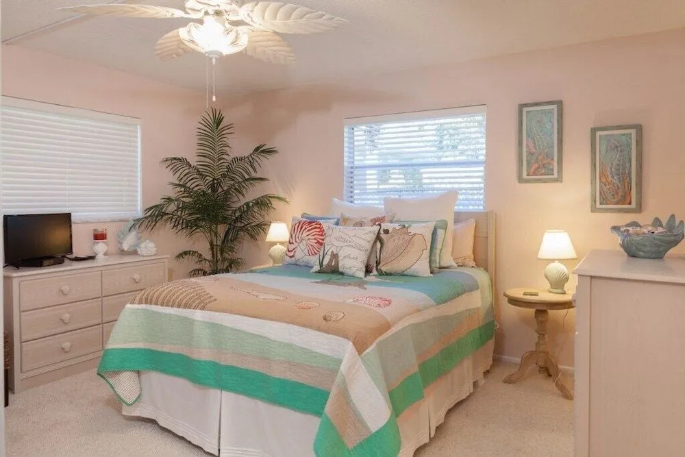 3045 #5A Fort Myers Beach - 2 Br Condo