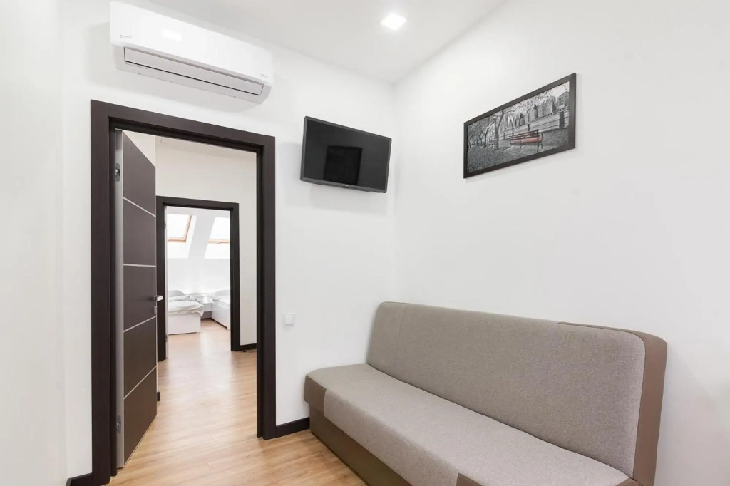 LEOGRAND apartment on Doroshenka 38