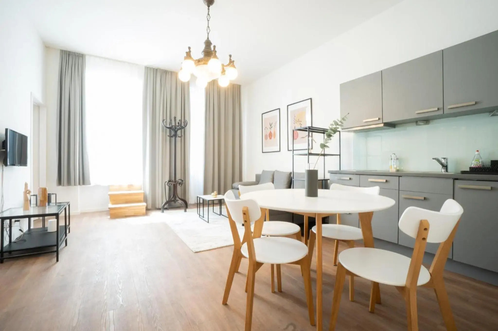 Sunny apartment in Leopoldstad + terrace with grill