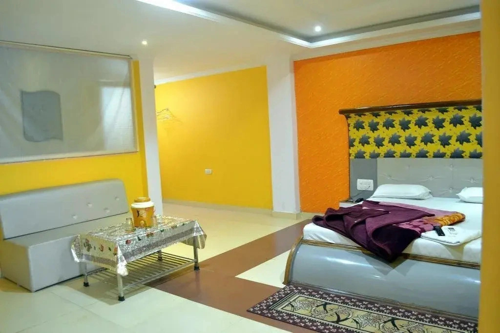 OYO 25100 Hotel Rock View