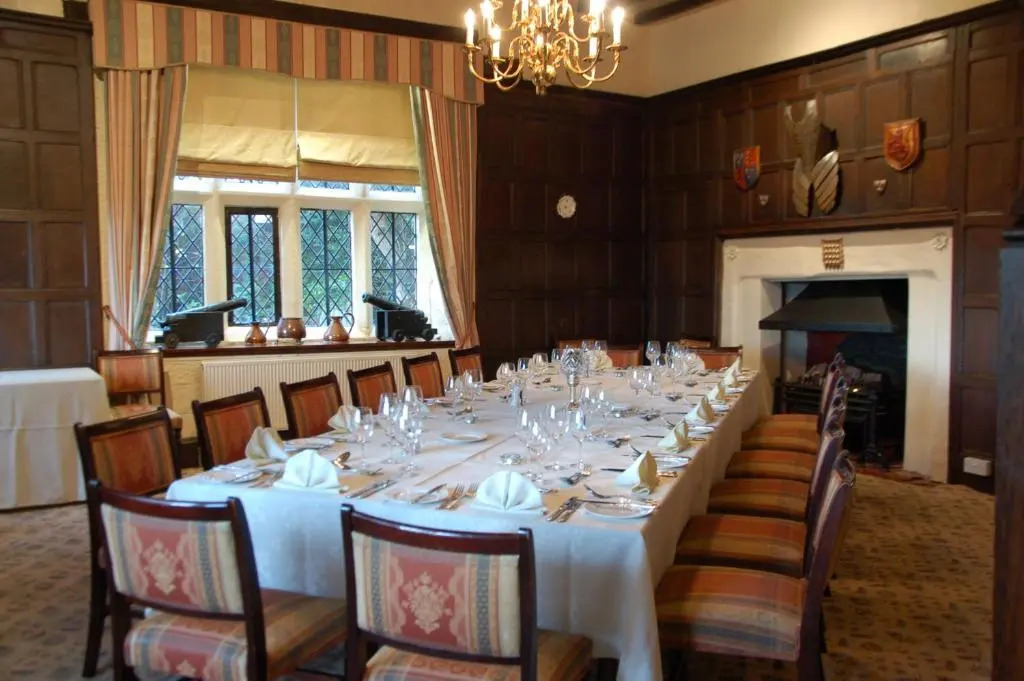 Albright Hussey Manor