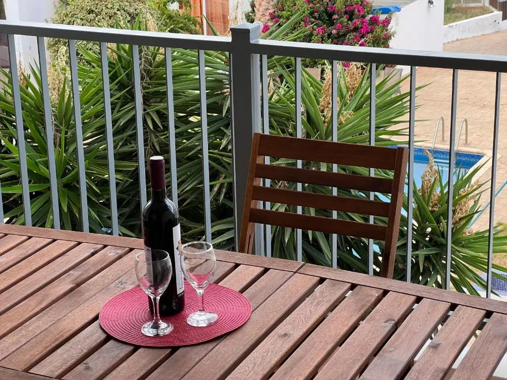 Sea view one bed apartment with pool in Peyia B7