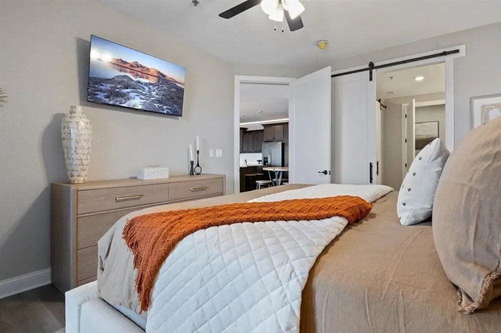 Upscale Lakeside Condo With Extraordinary Amenities at Topsider in Osage Beach 19mm