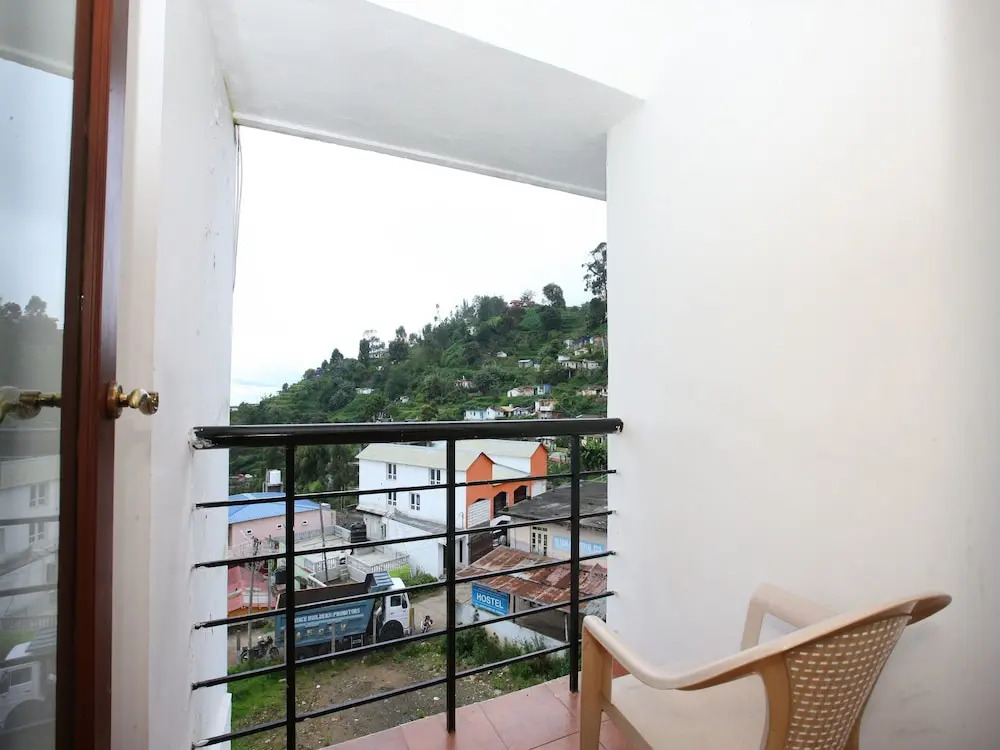 OYO 9950 Hotel Kurunji Meredian