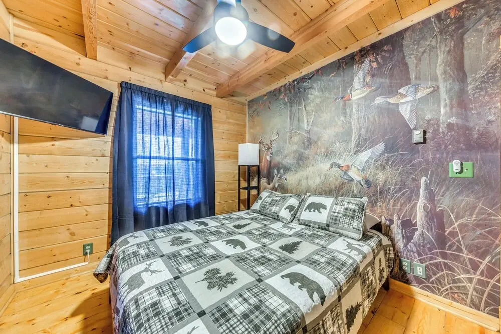 16 Mi to Ski Apache: Ruidoso Cabin Rental