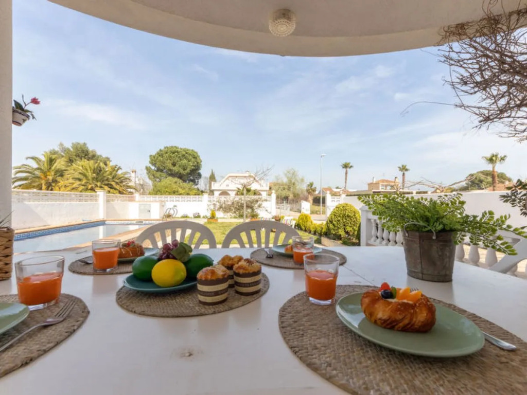 Holiday Home Sandra by Interhome
