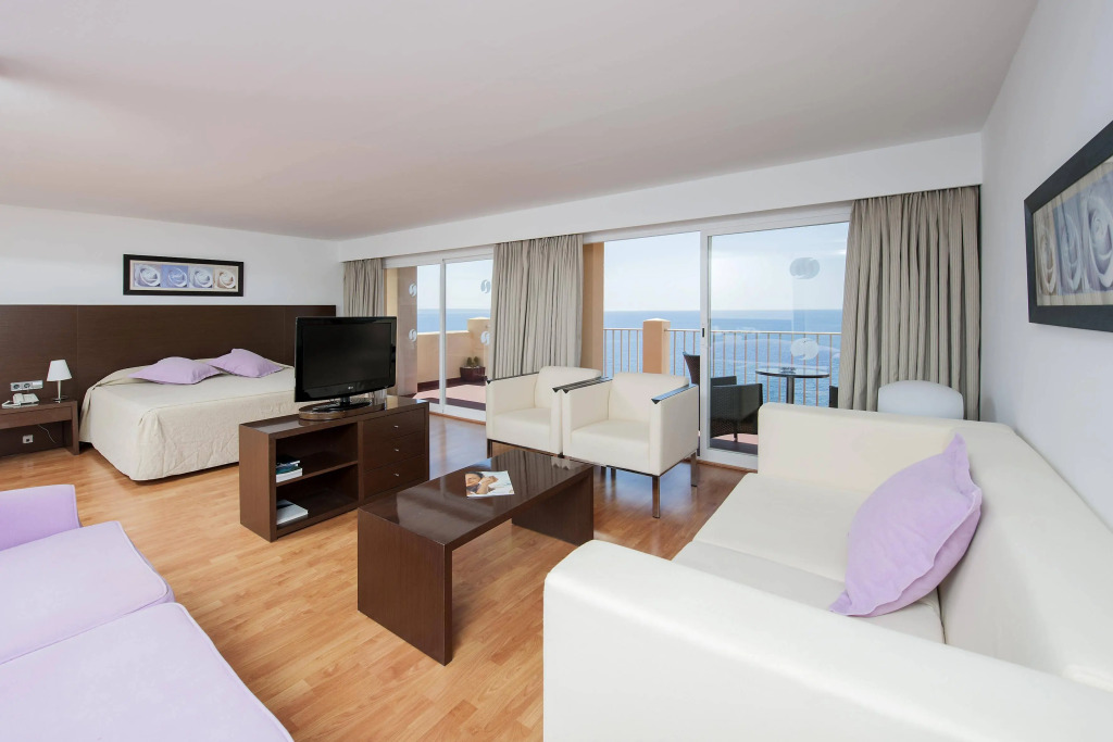 Globales Cala Viñas Adults Only 16+