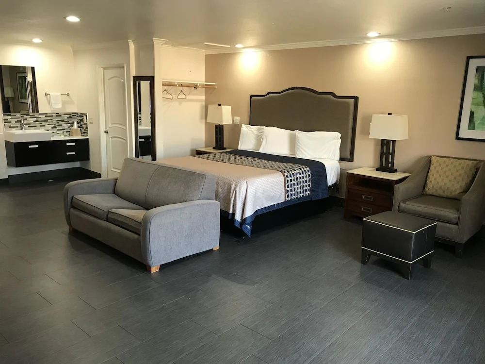 Econo Lodge Airport
