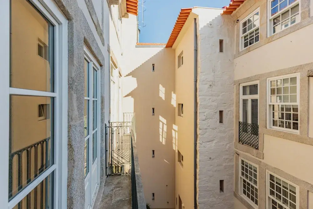 Apartment in Porto with balcony