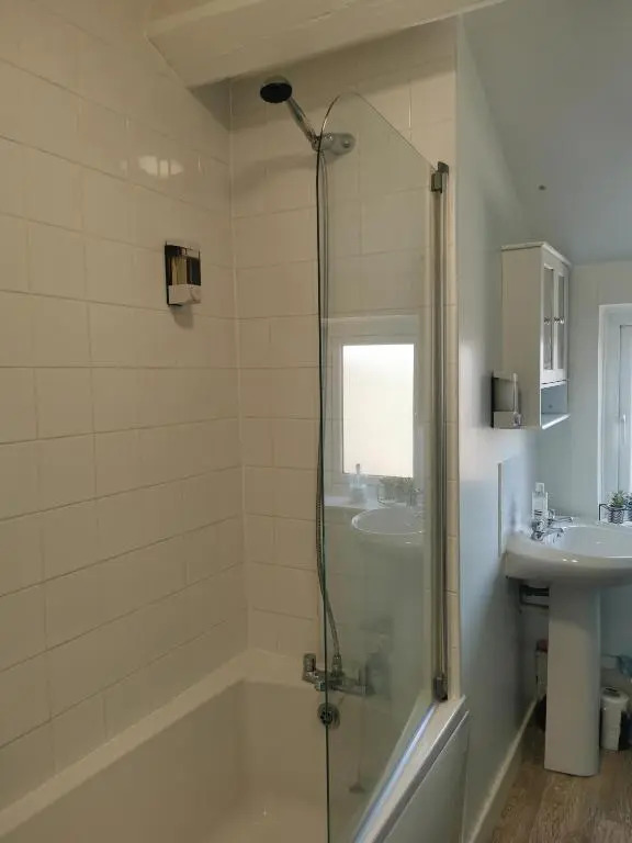 Market View, 1 bedroom unit in the heart of Leek