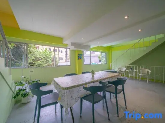 UrbanNest Hostel