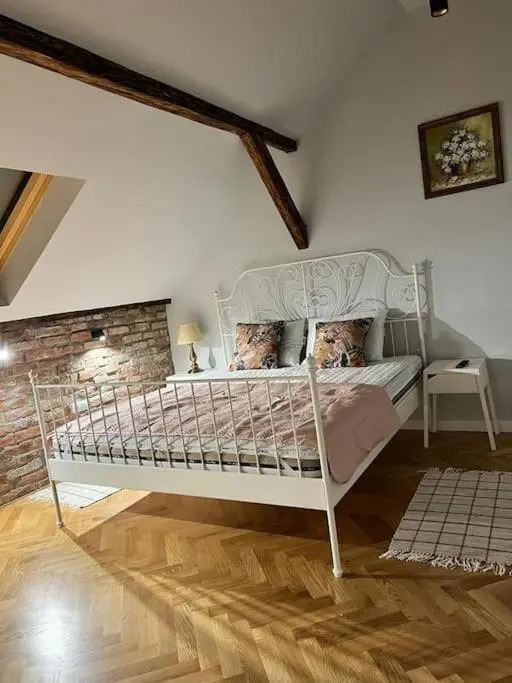 Adorable 3 bedroom GuestHouse