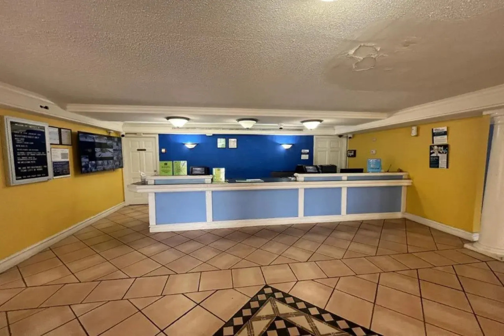 Studio 6 Extended Stay - Huntsville, AL University Drive