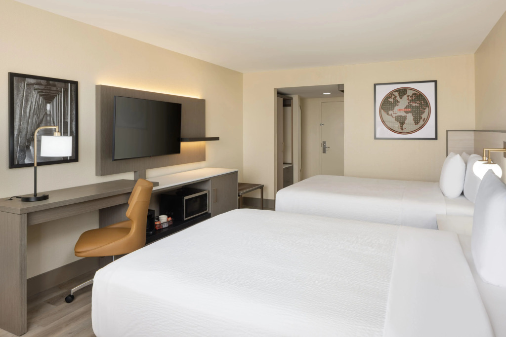 Ramada Plaza by Wyndham Orlando Resort & Suites Intl Drive - Newly Renovated