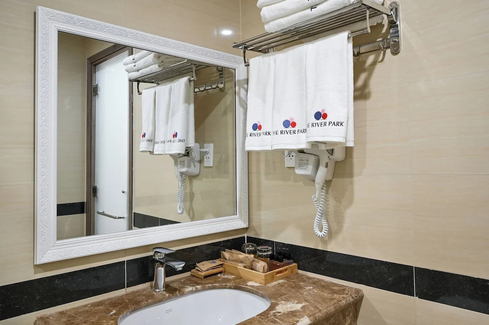 The River Park Hotel - A Peaceful Hidden Gem in Phu My Hung - 푸미흥의 평화로운 히든 젬