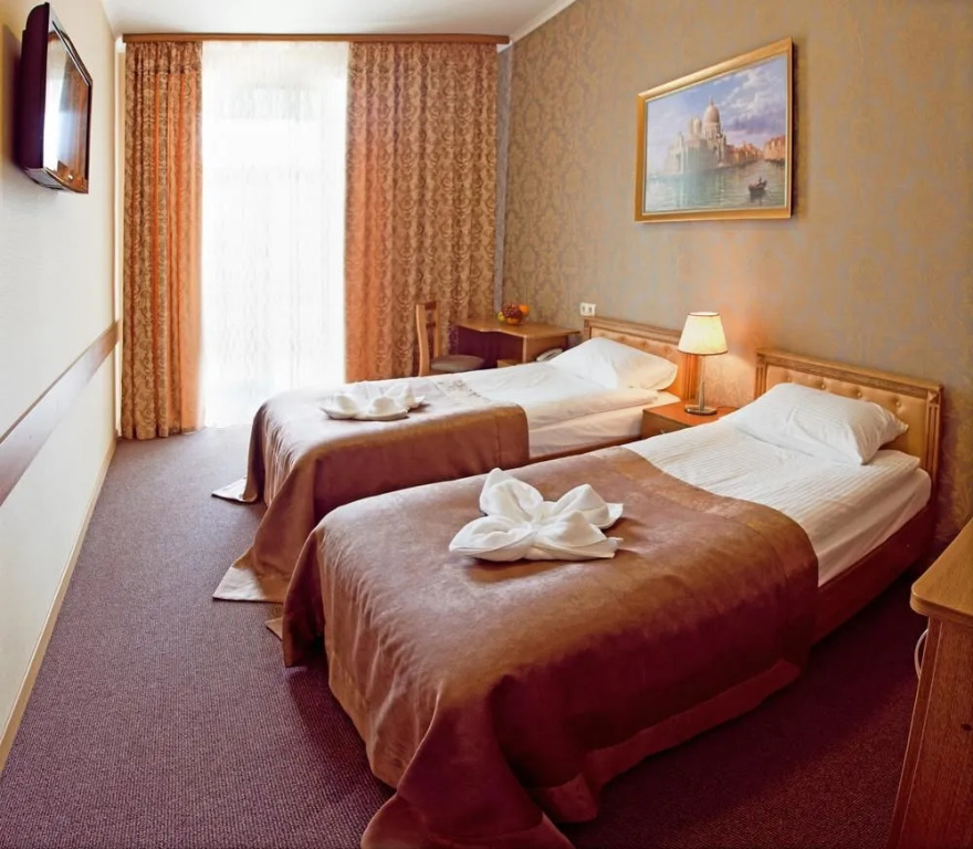 Continental 2 Hotel