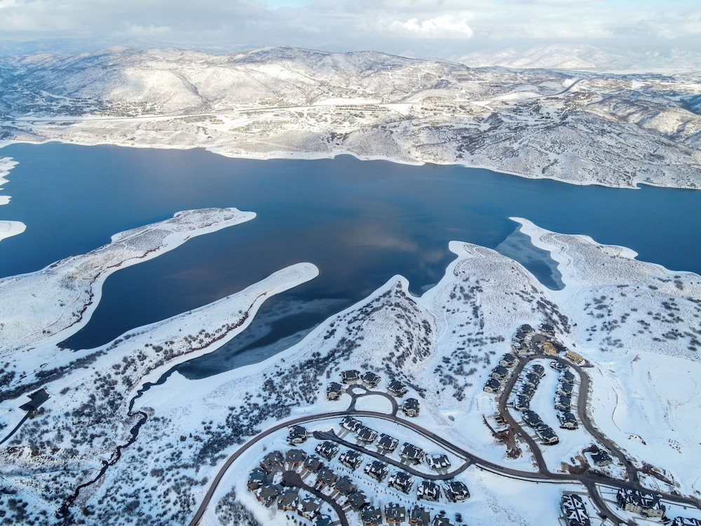 Ideal Condo 2 Minute Drive to Deer Valley's Lift