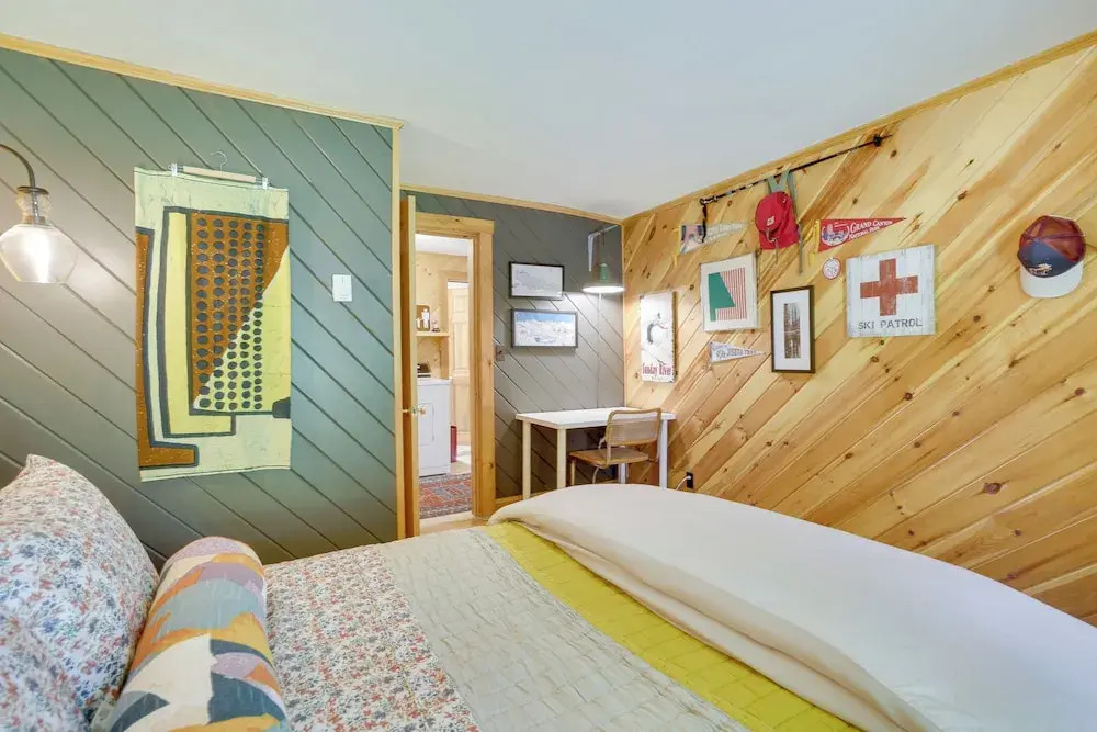 Gorgeous Sunday River Cabin w/ Saltwater Hot Tub!