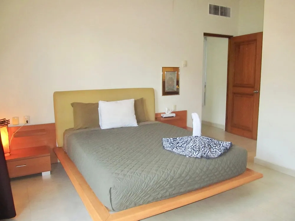 Arcoiris Family Condos by Playa Paradise