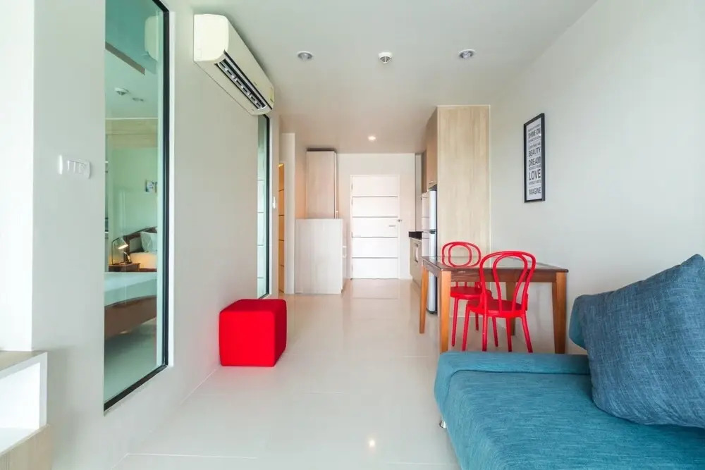 U606 - Convenient Patong Apartment for 3 People With Pool and gym