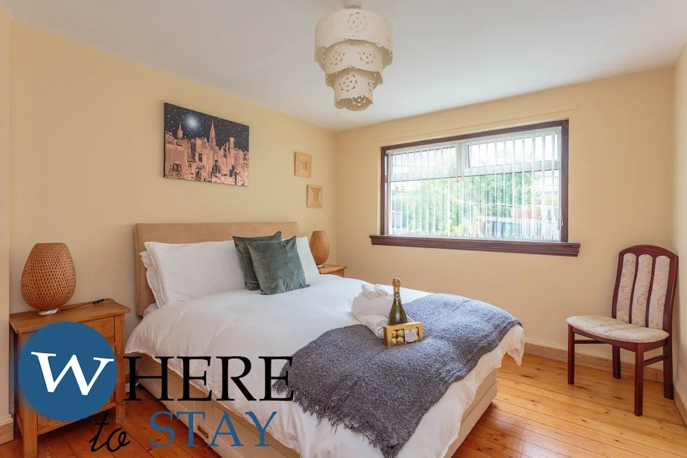 Lovely Apartment by the Hillwood Park-free Parking
