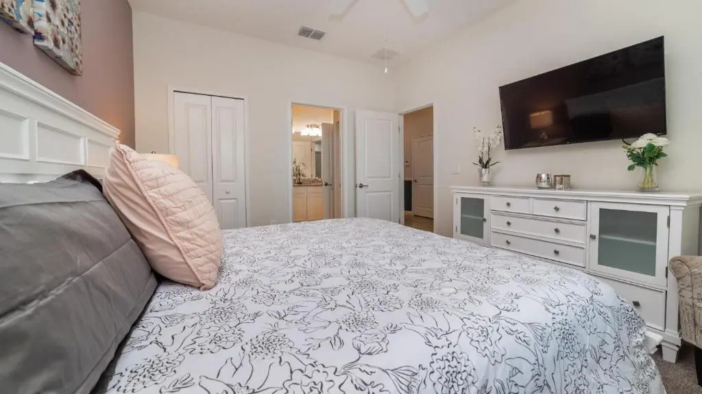 Champion Gates Resort 8 Bed Games Room Water Park Restaurant and Much More