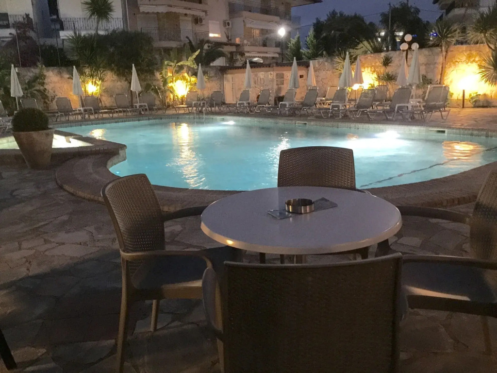 Sarantis Hotel