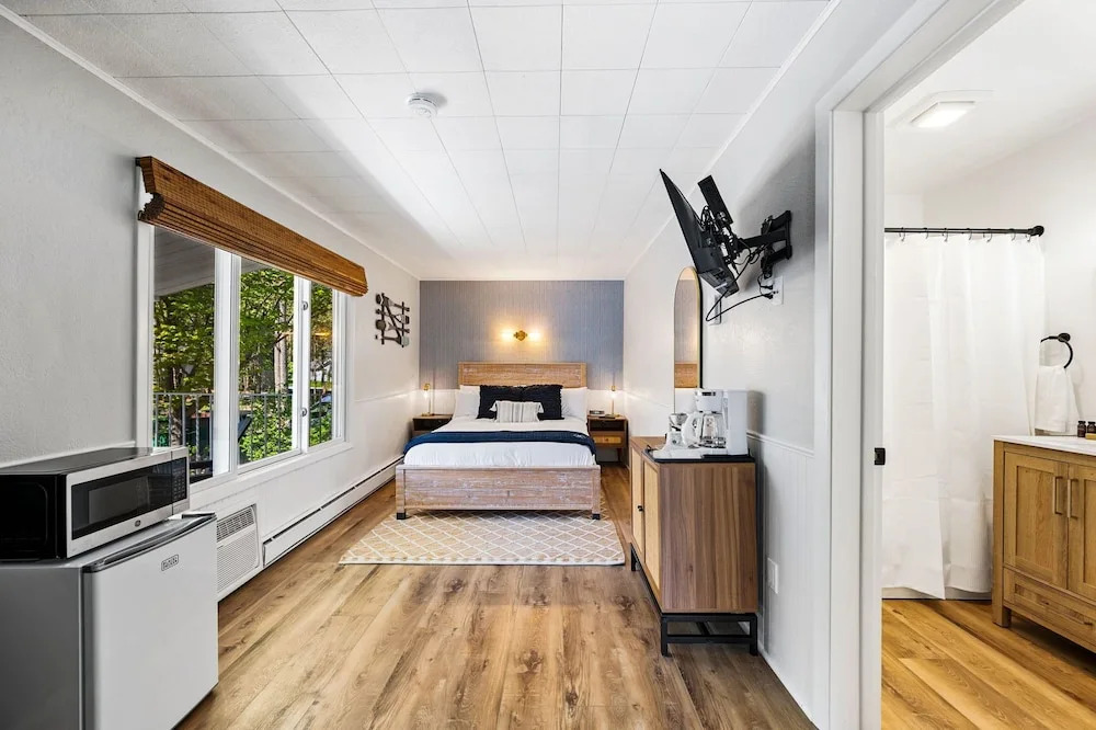 Fresh Coast Motel