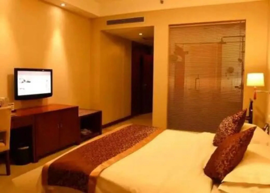 Huashan Mountain International Hotel