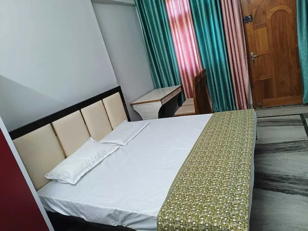 Arya Holiday Home