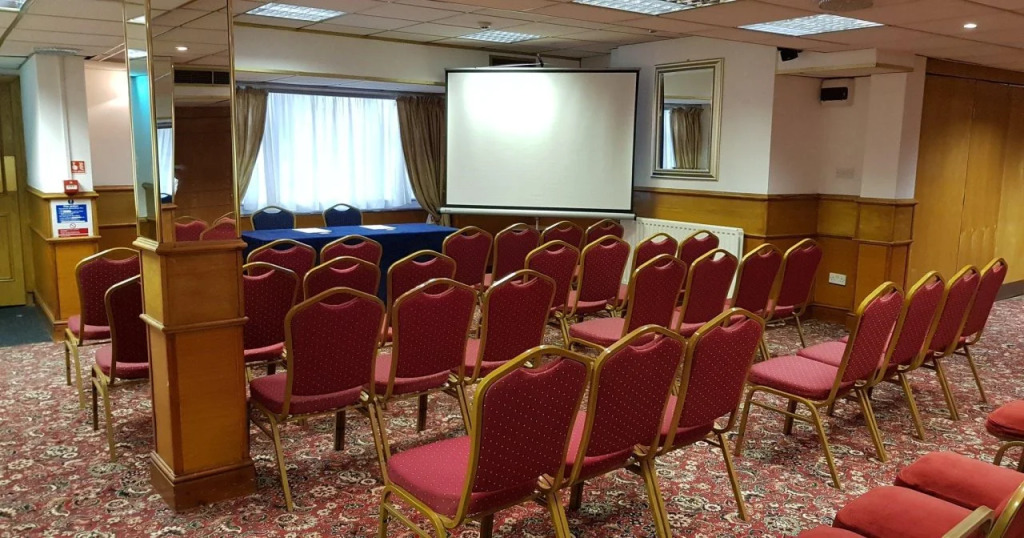 Holiday Villa Hotel