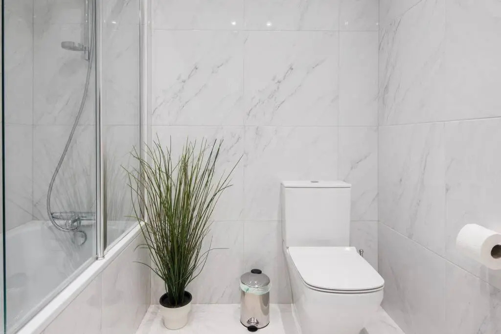 Large and Luxurious 2B 2B flat nr Paddington