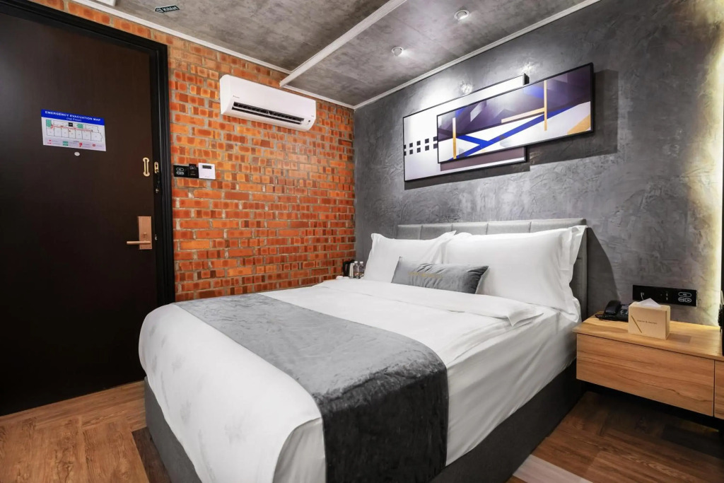 A&R Urban Hotel