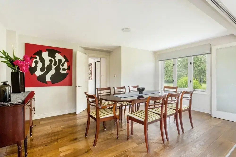 Spacious & Stylish Cotswold Family home