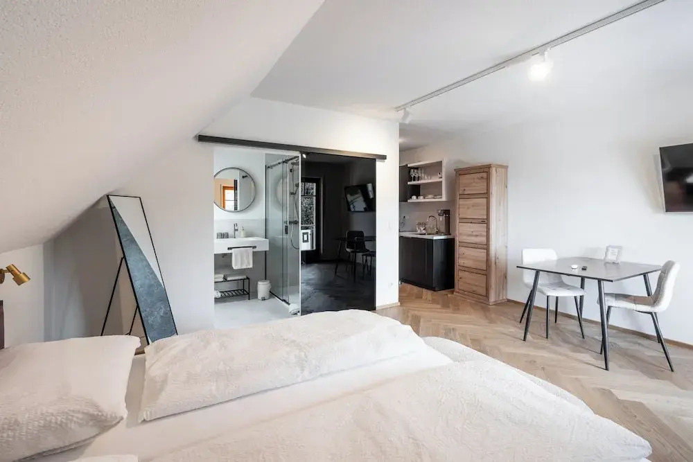 SISTERS Haus Hotel Garni